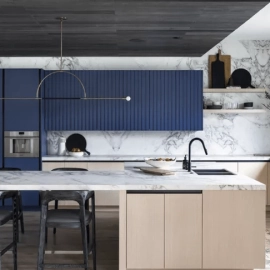 آشپزخانه آبی و سفید معاصر