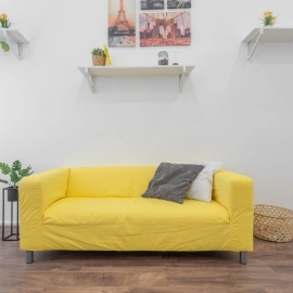 اتاق نشیمن با مبل راحتی زرد اسکاندیناوی