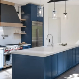 طراحی آشپزخانه سفید و آبی مدرن